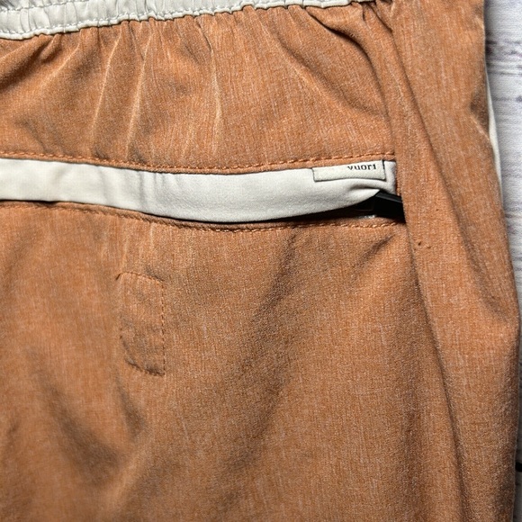 Vuori Banks Shorts Small - Picture 12 of 16